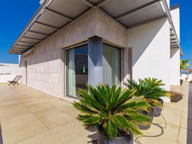 Penthouse Triplex T3+1 com Terraços e Vista Rio 142m² Parque Das Nações