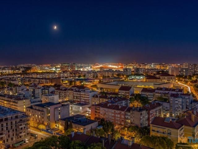 Penthouse única em Benfica vistas 360º | 26074083601