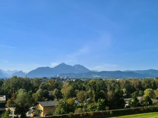 PENTHOUSE VIBES & PANORAMABLICK: Stylische 60 m² Dachgeschosswohnung in Bergheim!