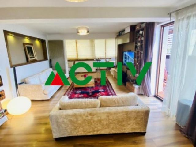 Penthouse zona Transylvania colllege || terasa panoramica