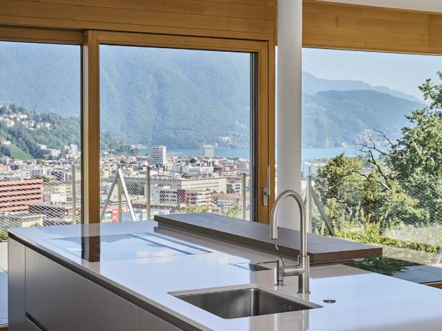 Penthouse zum Verkauf in Lugano 4,5 Zimmer mit Terrasse, Garten und Aussicht