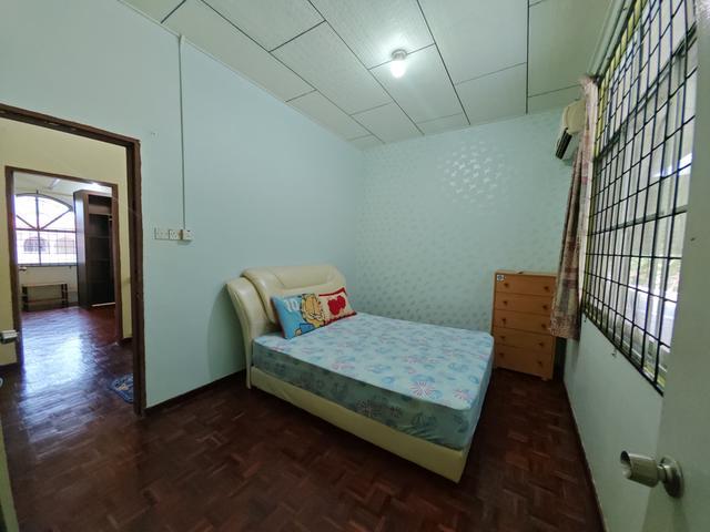 Penampang Lintas Damai Terraced House