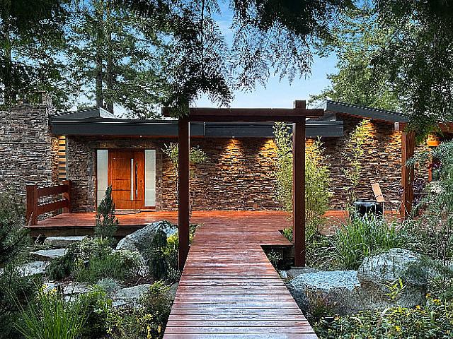 Pender Island: Oceanfront Estate With Deep Water Dock