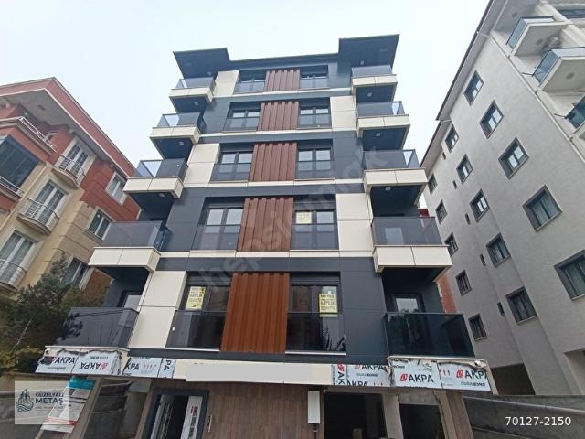 PENDİK GÜZELYALIDA SATILIK 2+1 ASANSÖR OTOPARKLI ANA CADDE ÜSTÜ LÜKS DAİRE
