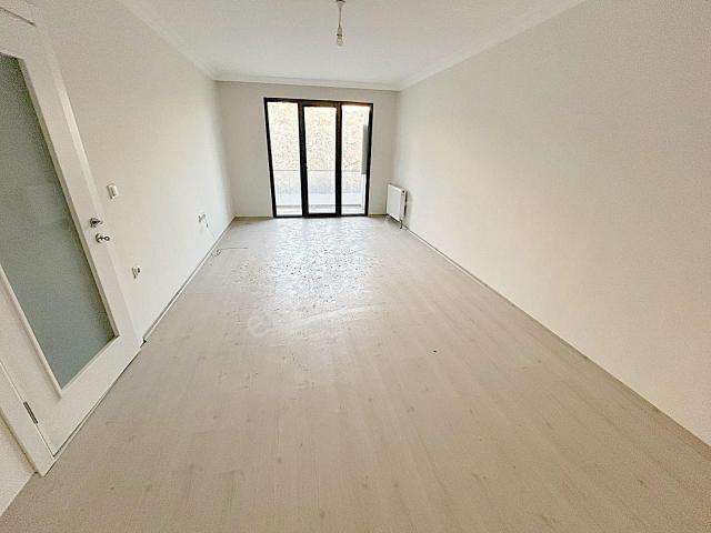 Pendik Çınarderede 2+1 Ara Kat Lüks Daire