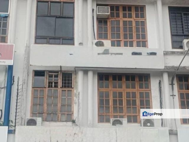 Pending Commercial shoplot For Sale