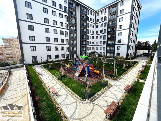 Pendik'te Deniz Manzaralı, Site İçinde Lüks 2+1 Satılık Daire