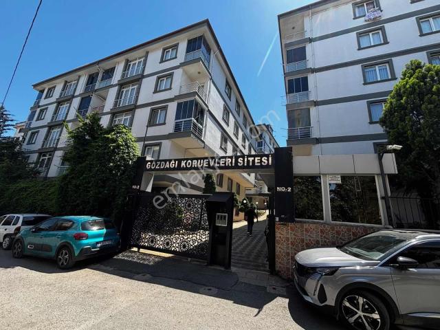 Pendik'te Emsalsiz Fırsat! Satılık Geniş 2+1 Villa Takası Olur