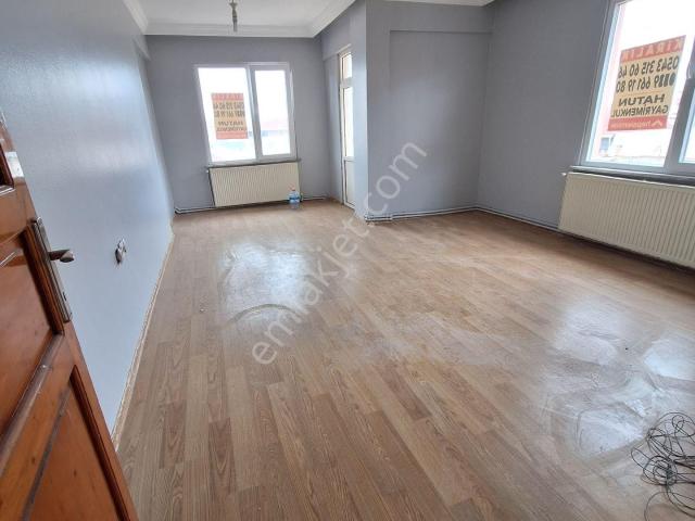 Pendik Çamçeşme Mahallesin'de Kiralık 3+1 Daire Merkez'de