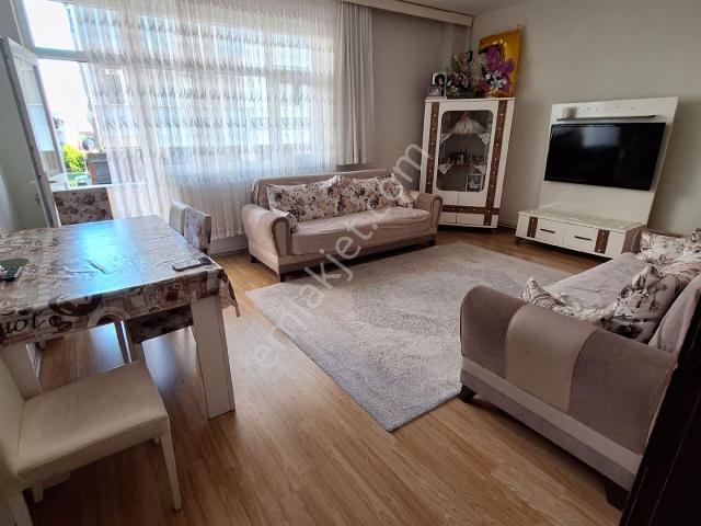 Pendik Çamçeşme Mahallesin'de Satılık 2+1 Daire Merkezi Konum'da