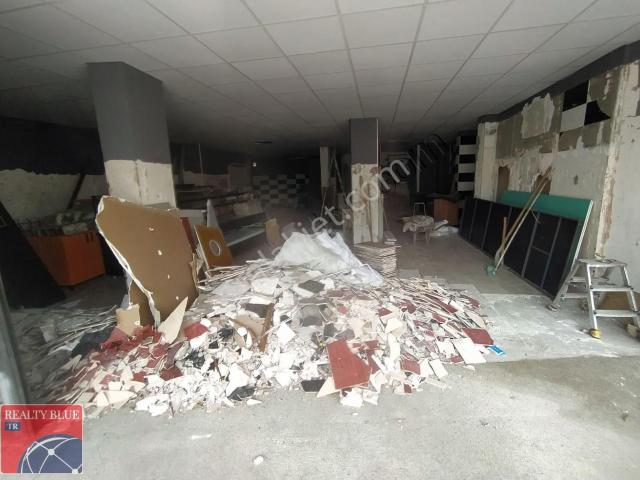 Pendik Alt Kaynarca'da Cadde Üzerinde Kiralık Dükkan
