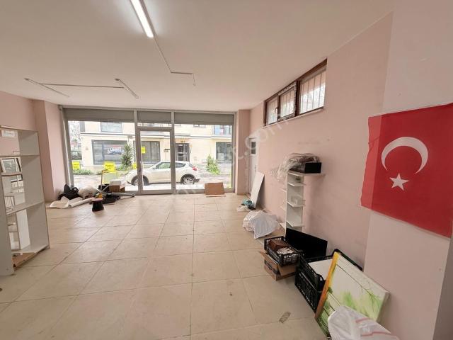 Pendik Bahçelievler Mahallesi Kiralık Depolu Dükkân