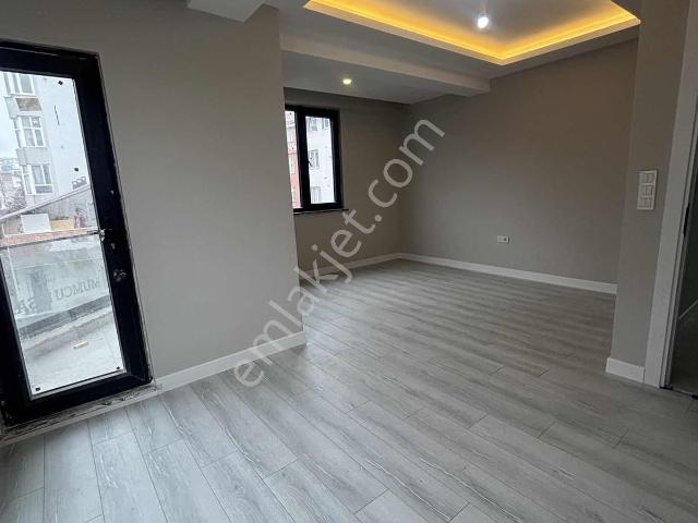 Pendik Güllübaglar Mah. Satılık 3+1