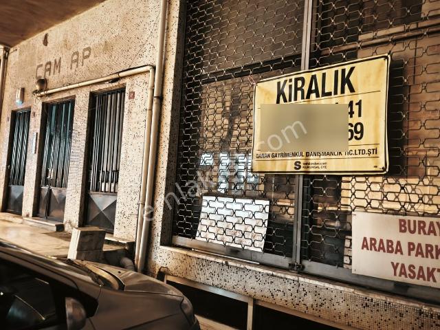 Pendik E5 Yakın Çift Girişli 200m2 Depo Dükkan