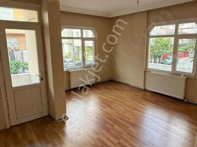 Pendik Fatih Mahallesinde Kiralık 2+1 Ara Kat Daire