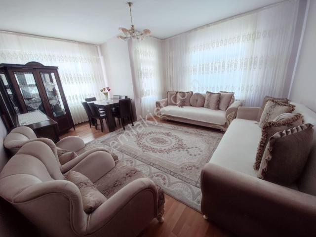 Pendik Fevzi Çakmak'ta 120 M2 Kombili 3+1 Asansörlü Daire