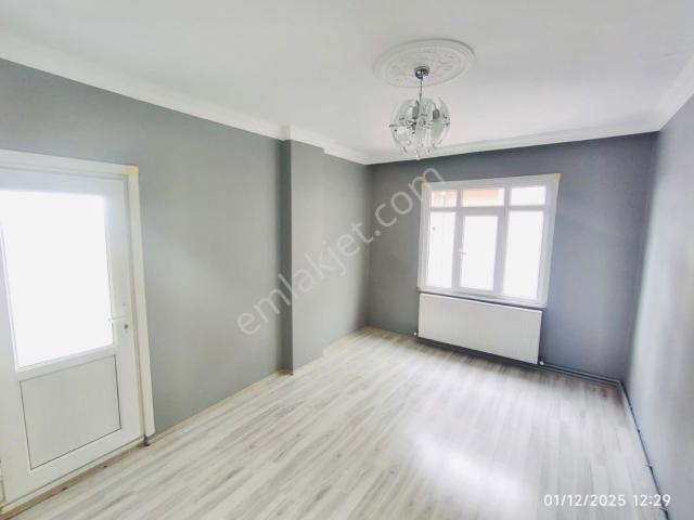 Pendik Kavakpınarda Satılık 3+1