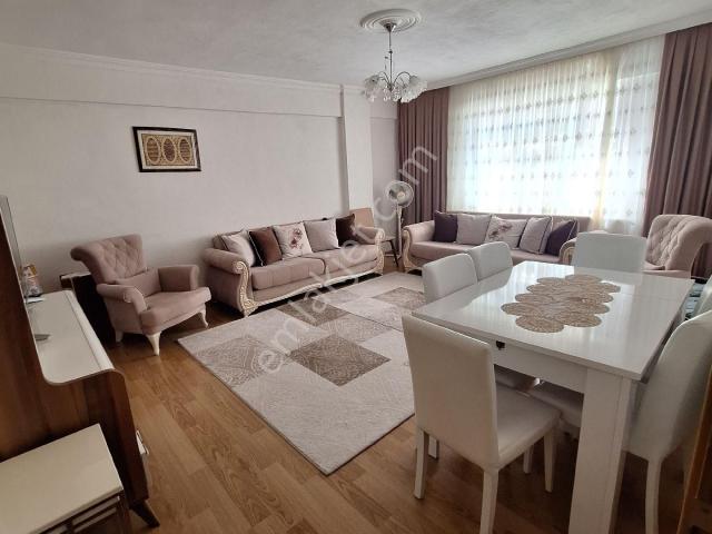 Pendik Kavakpınar'da Satılık 3+1 Daire Arsa Payı 30m² Tepebaşı Cami Yanı