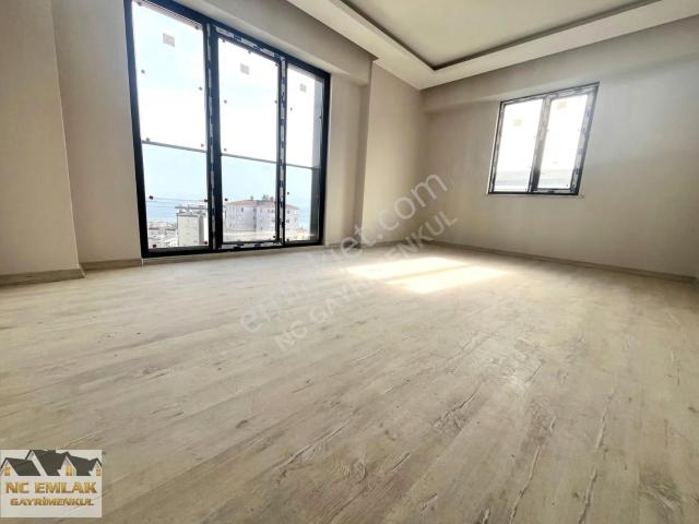 Pendik Metro Yakını, Sıfır, Deniz Manzaralı 2+1 Kiralık Daire