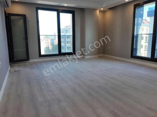 Pendik Merkez Bina Geniş Rezidans Konforu Satılık 3+2 Dubleks
