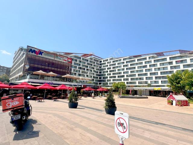 Pendik Yenişehir Mvk Work Square'de, Merkezi 1+1 Kiralık Daire