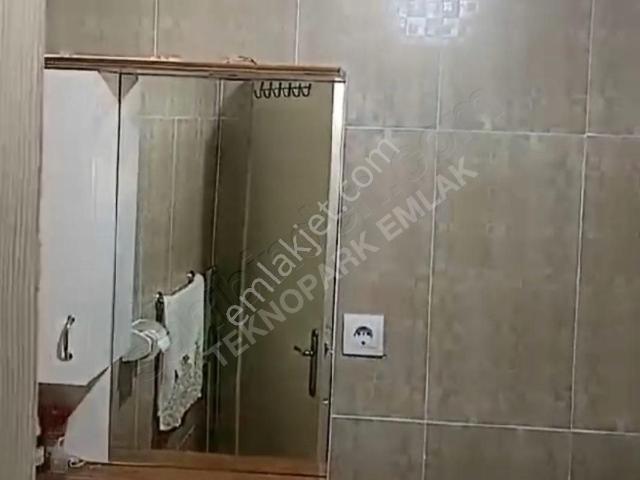 Pendik Yenişehir Eflatun Sitesinde Satılık İskanlı 2+1 Daire