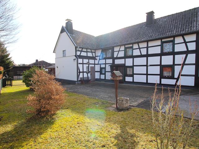 Pendler aufgepasst *Fachwerkhaus Eifel!* Ferienhaus * Wochenendehaus * Tierfreunde * Kinderfreunde* grüne, ruhige Lage, A1/B258/B265/ Nat