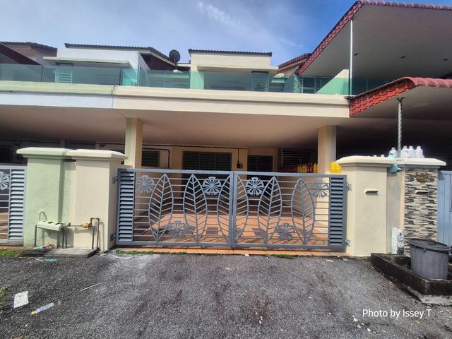 Pengkalan Precinct 18 Fully Renovated Double Storey House