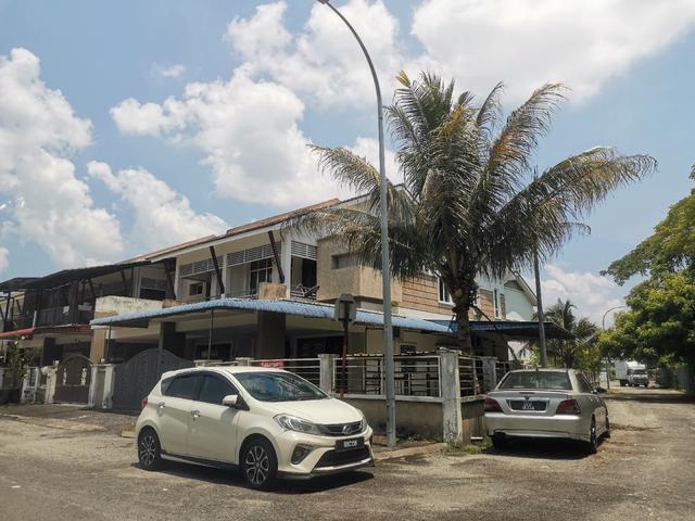 Pengkalan tiara station 18