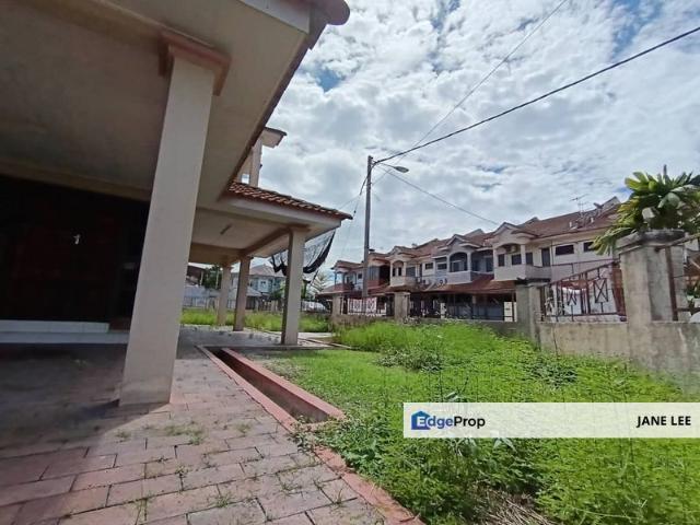 PENGKALAN TIMUR 2 STOREY CORNER 3055 sq ft GOOD CONDITION TO LET