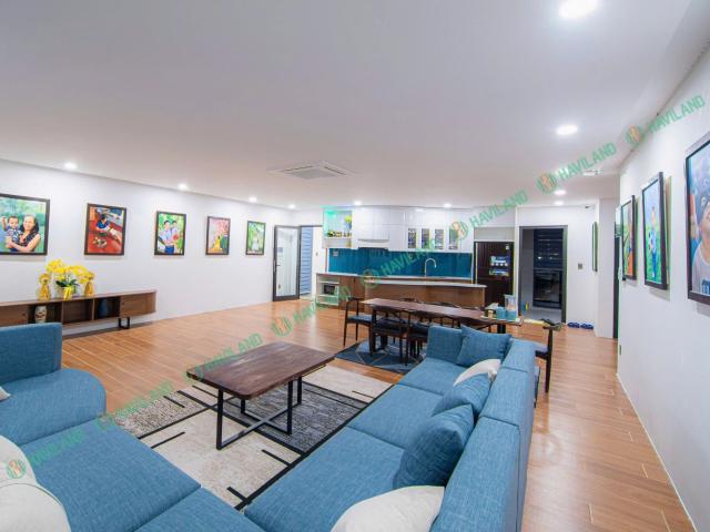 Penhouse 2 PN, 2 WC apartments both inside and outside 200m2 large double bedroom, 2 rooms available 4 beds