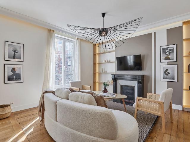 Penrose 1 bedroom apartment in Saint Paul, Paris Amsterdam Apartments for Rent