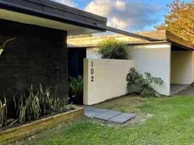 Peace and sunshine on a lifestyle block
