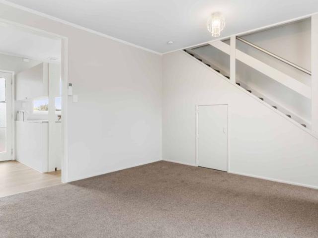 Peaceful 2 bed unit private 2 carparks