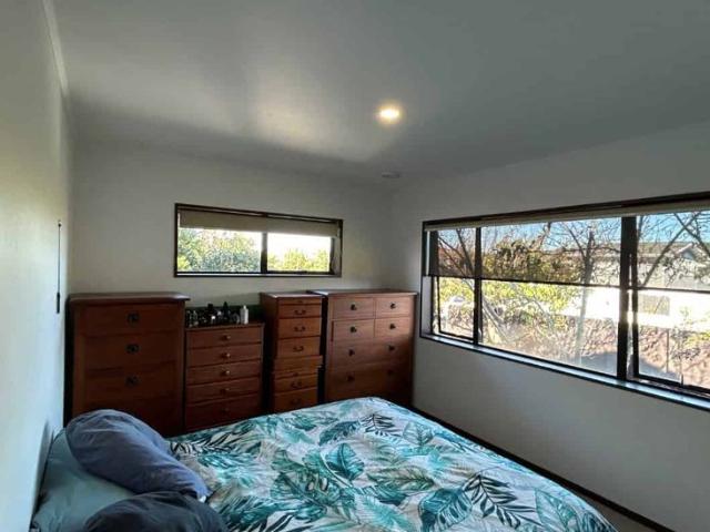 Peaceful Tropical Living in Prime Mount Location
