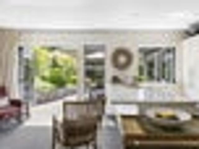 Peaceful garden living on Sunset Street