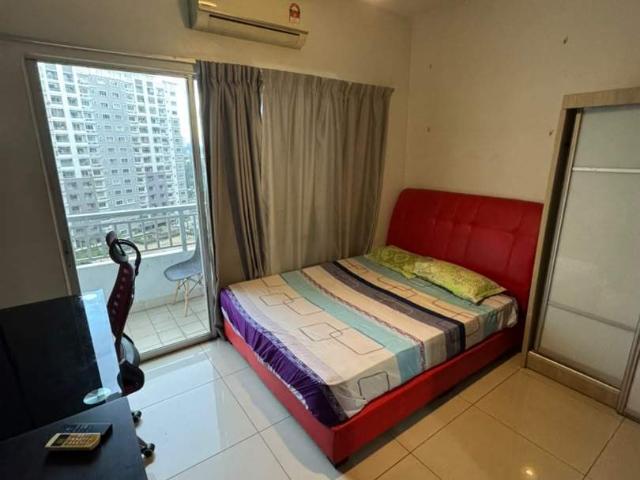 Peaceful Living Medium Room with Balcony at Suriamas Condo Bandar Sunway