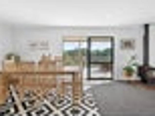 Peaceful Modern Living Parua Bay
