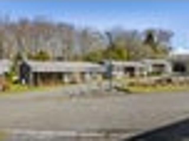 Peaceful Riverside Retreat at Maryann Village