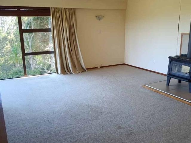 Peaceful Rural Living with Harbour Views!