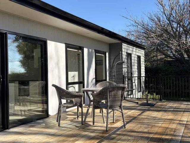 Peaceful Rural Retreat Just Minutes from the City