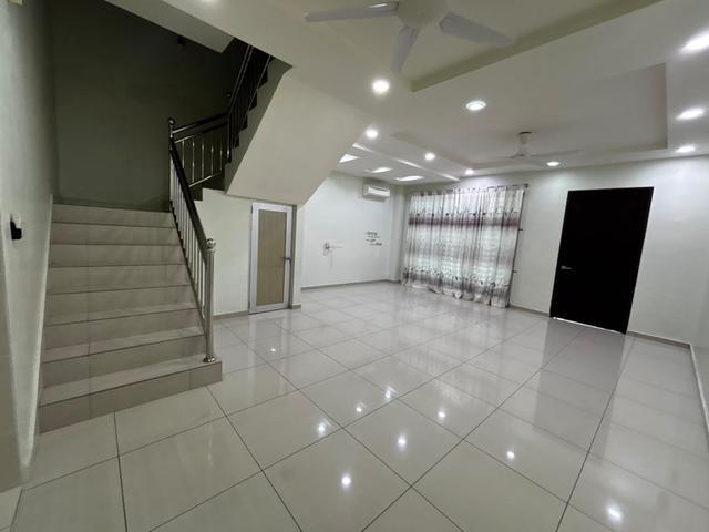 Pearl Impian 2 Storrey Terrace 4 Rooms 3 Bath Extended