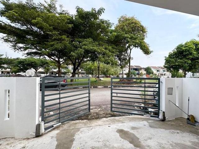 Pearl Impian Facing Playground Freehold Terrace