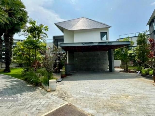 Pearl Island D4, Detached