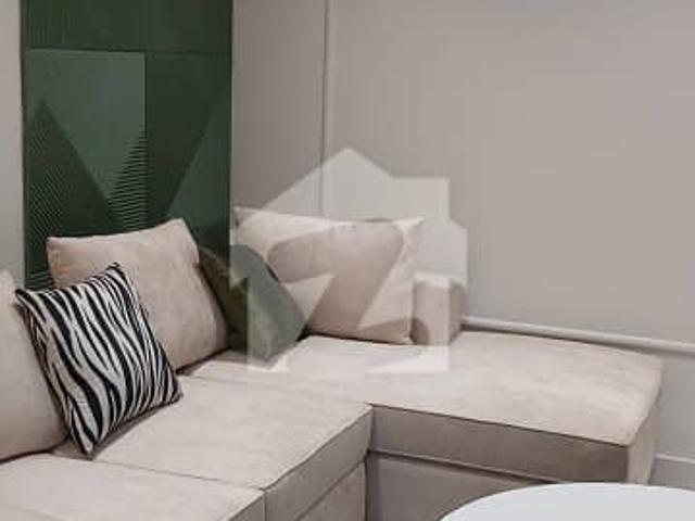 Pearl one tower 1 bed furnished appartment available for rent in bahria town lahore