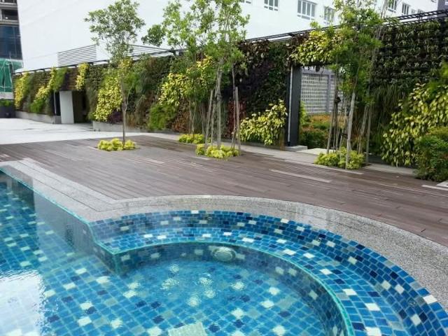 Pearl Regency, Jelutong