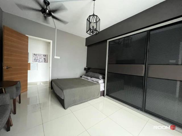 Pearl Suria Residence Old Klang Road Master Bedroom for rent