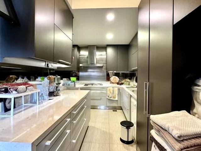 Pebble Bay D15, Condominium