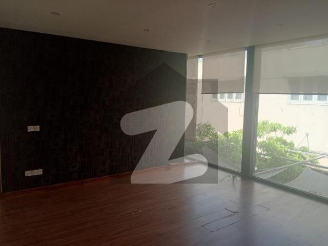 Pechs block 6 prime location close to shahrah e faisal bungalow available for rent 1000 sq yards g+1 with 6 car parking pechs block 6