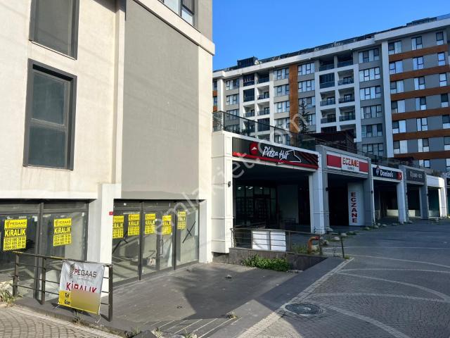 Pegaas'tan Reform Life'da 1225m2 Düz Giriş Kiralık Dükkan